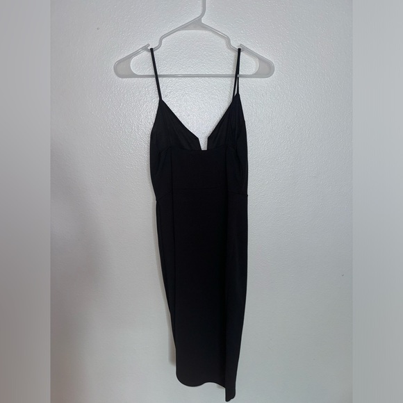 Asymmetrical bod con dress - Picture 4 of 5